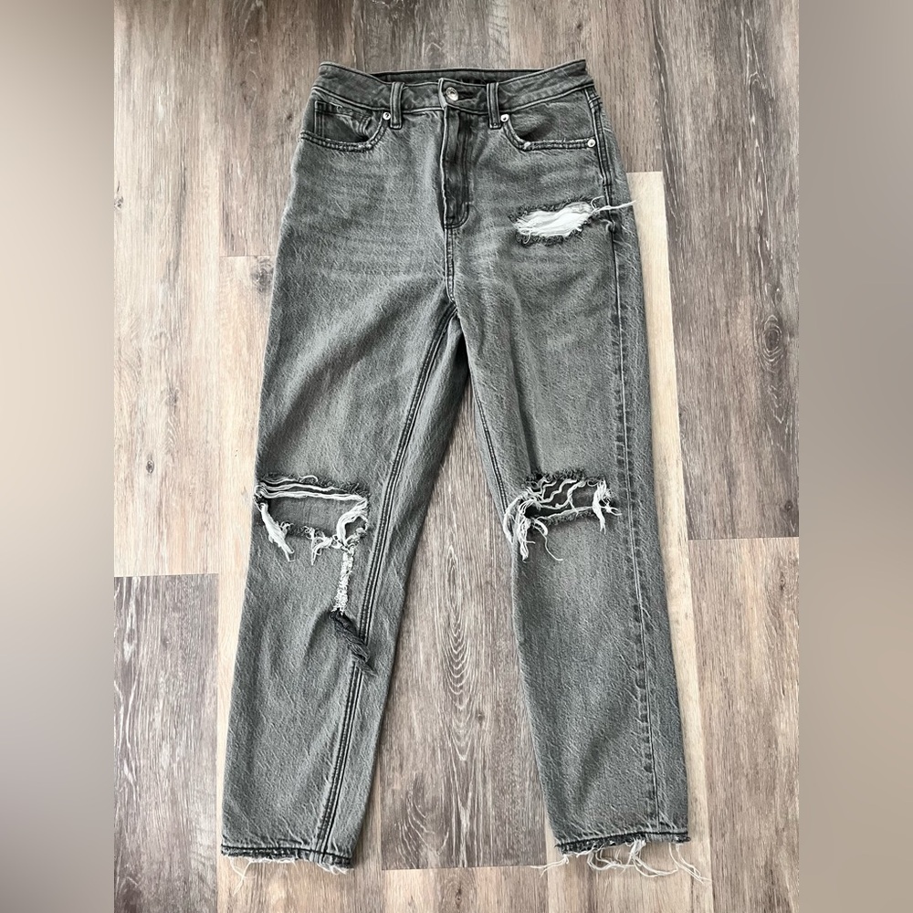 Gray American Eagle Mom Jeans
